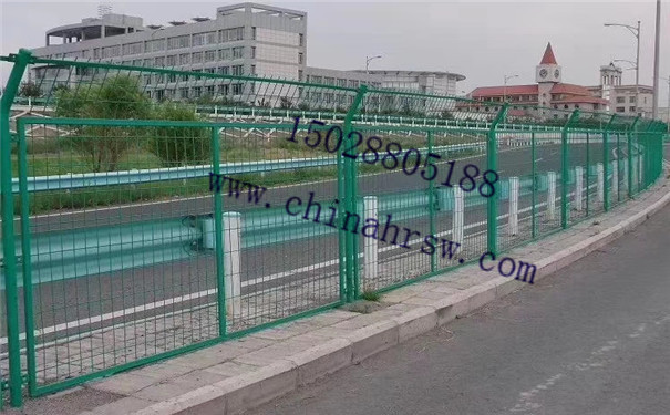 高速公路護(hù)欄網(wǎng)